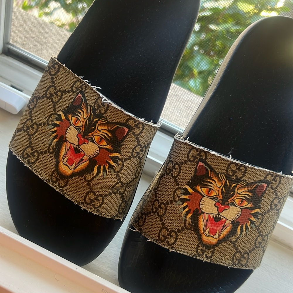 Gucci slippers